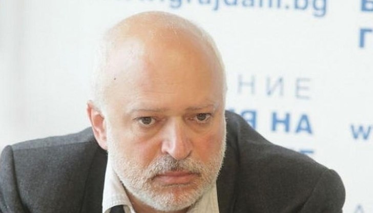 Минеков видя заплаха за националната сигурност в преките включвания на ГЕРБ по БНТ, иска оставката на Кошлуков