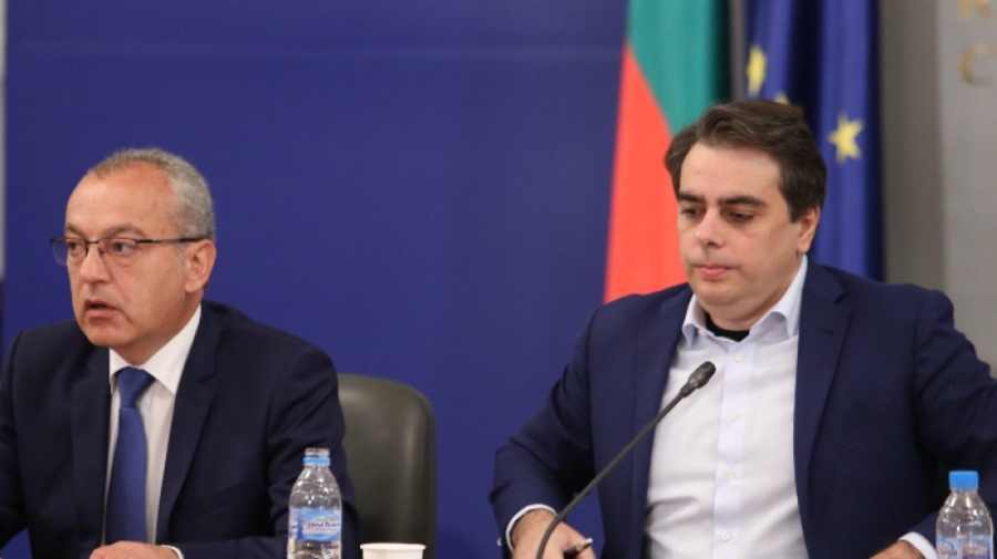 Асен Василев не се съгласи с предложения на управителя за бюджета на НЗОК
