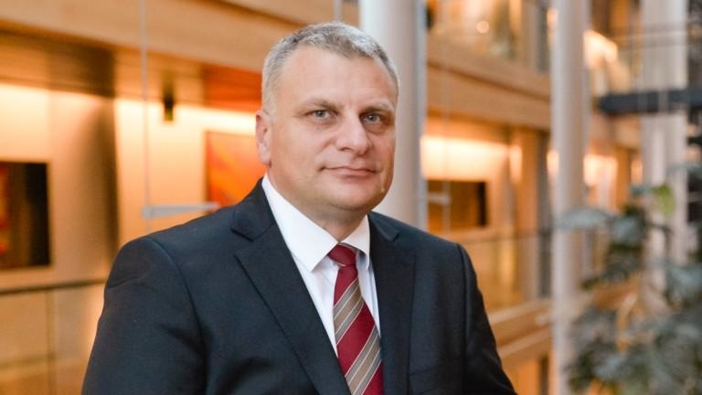 Курумбашев: Представете си премиер да се избира с есемеси по телевизията