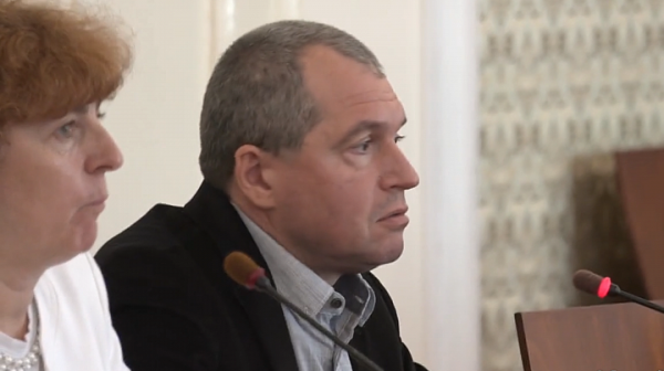 Тошко Йорданов: За да няма правителство и този парламент да се разпадне, персонално отговорен е Христо Иванов