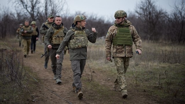 САЩ: Русия струпва войски по границата с Украйна!