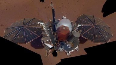 Апарат на НАСА оцеля в марсианска прашна буря