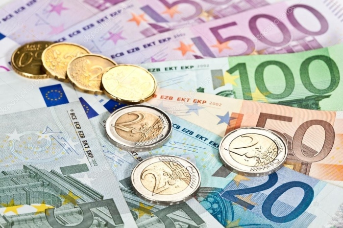 Eврото падна до 10-годишно дъно като глобална разплащателна валута