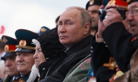  Путин положи венец на Гроба на незнайния воин