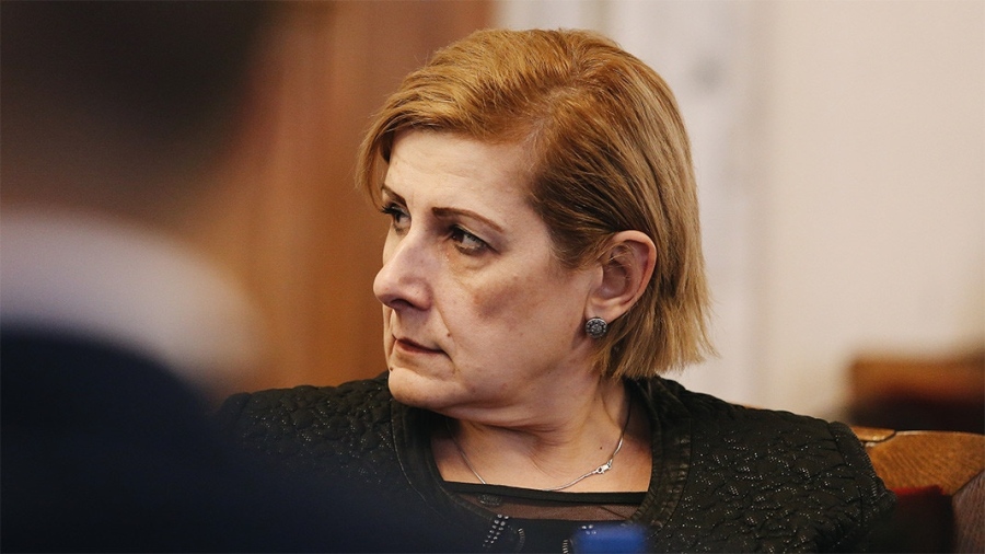 Елена Гунчева остава в парламента