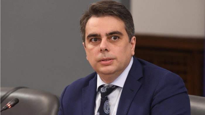 Асен Василев: Можехме да имаме най-стабилното управление, като се прегърнем с ГЕРБ, но няма как да стане