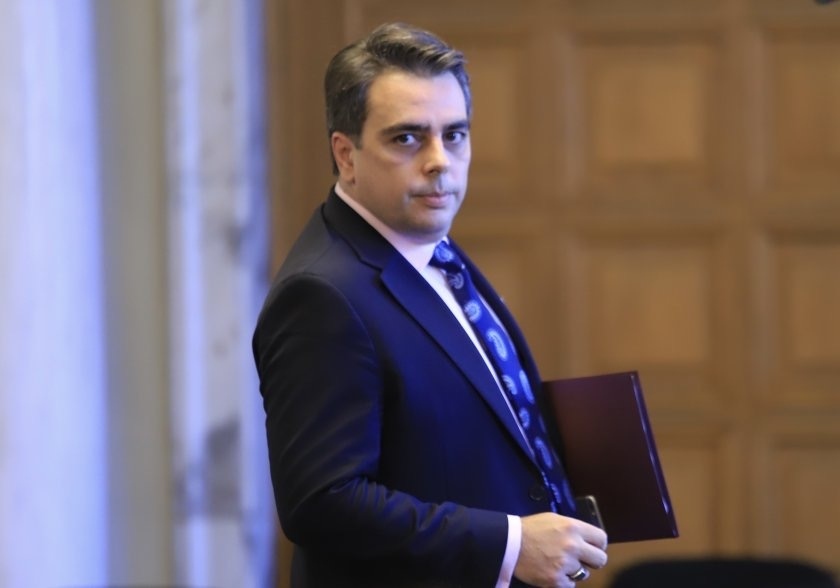 Асен Василев предаде управлението на финансите на новия служебен министър
