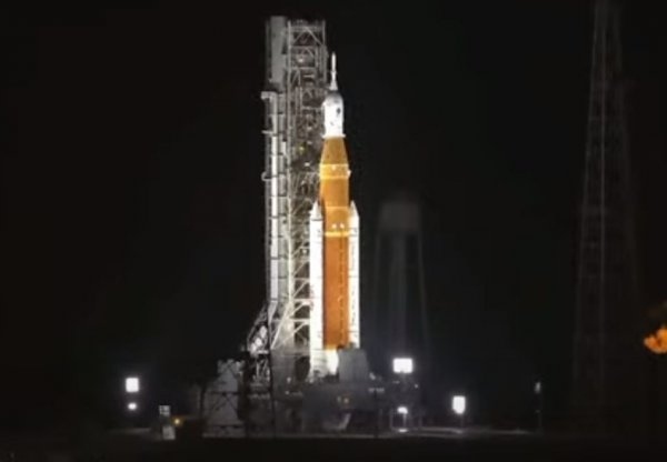 НАСА прави осми опит да изстреля ракета към Луната 