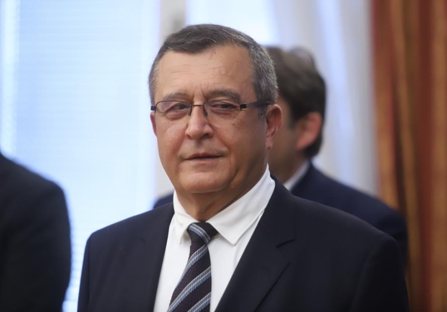 Министър Сашо Пенов: Засега няма да бъде обявявана грипна ваканция в София