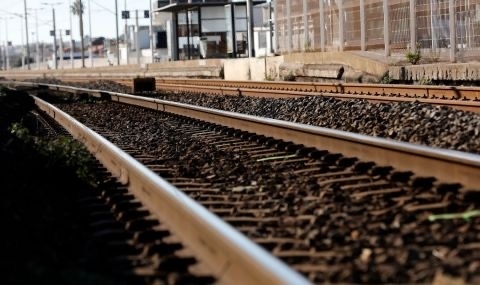 Блокирано е движението на влаковете във Франция