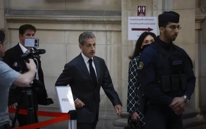 Осъдиха Саркози за корупция, ще носи електронна гривна