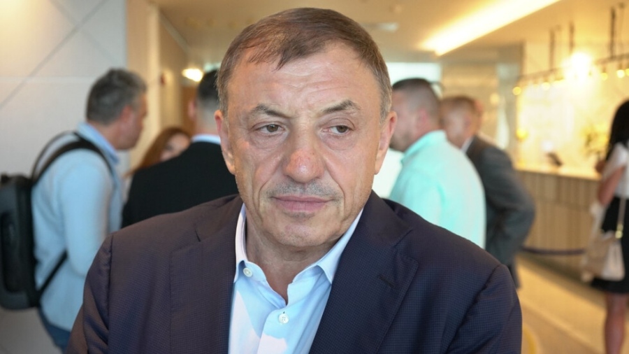 Кой е Алексей Петров