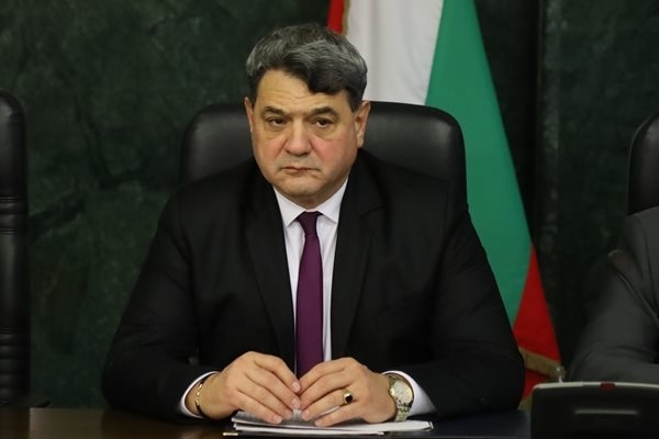 Махат главния секретар на МВР заради смъртта на 6-има полицаи, изтървания убиец от Цалапица и застреляния психолог Иван Владимиров