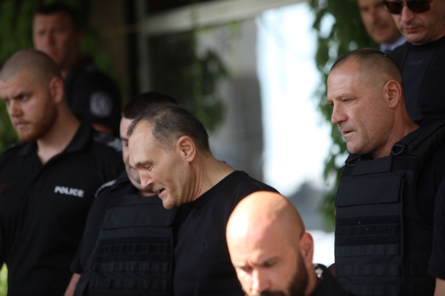 Васил Божков не се е прибрал доброволно, екстрадиран е