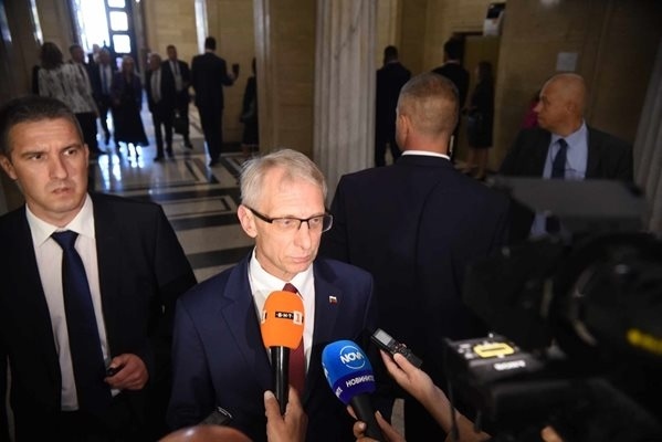 Денков: Не търся война, трябва ни спокойствие