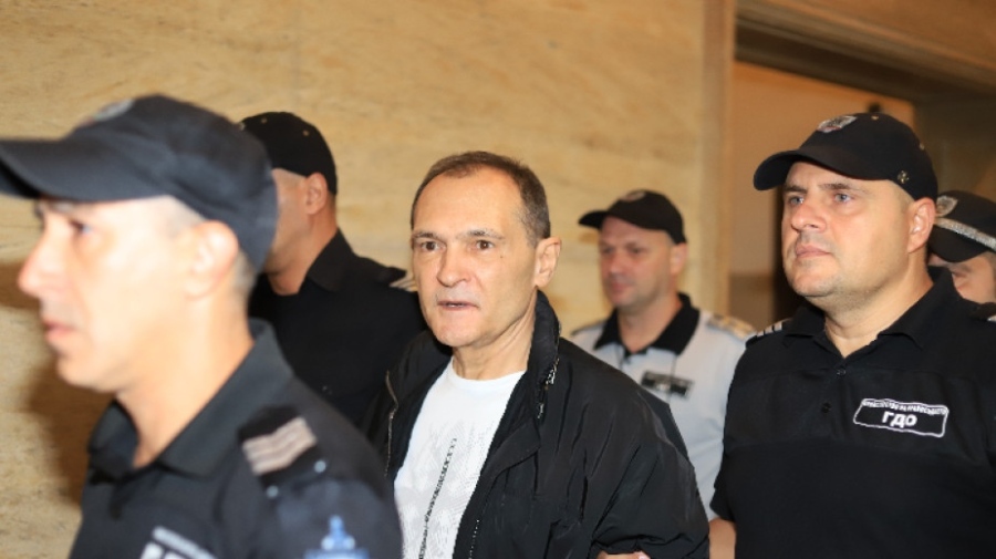 Васил Божков дава утре пресконференция, докато е под домашен арест