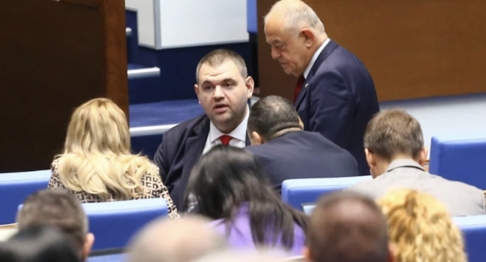 Пеевски и Атанасов внесоха предложението за комисията за контрол на еврофондовете