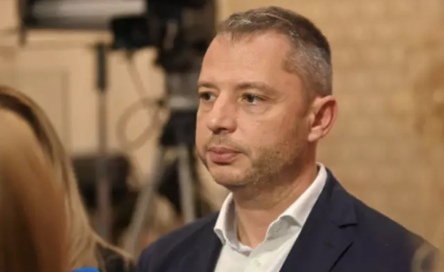 Делян Добрев за бюджета: Сметката не излиза