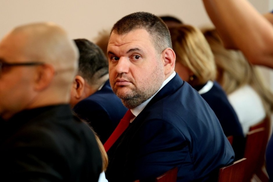 Пеевски: ДДС-то за ресторантьорите остава 9%, бонус - донос отпада