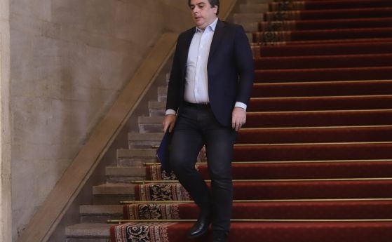 И този бюджет се отлага. Според ГЕРБ сметките на Асен Василев не излизат