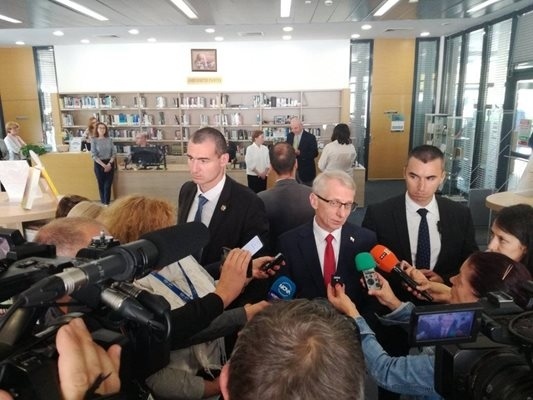  Денков: Да се отмени дерогацията на Лукойл за 7 дни е невъзможно 