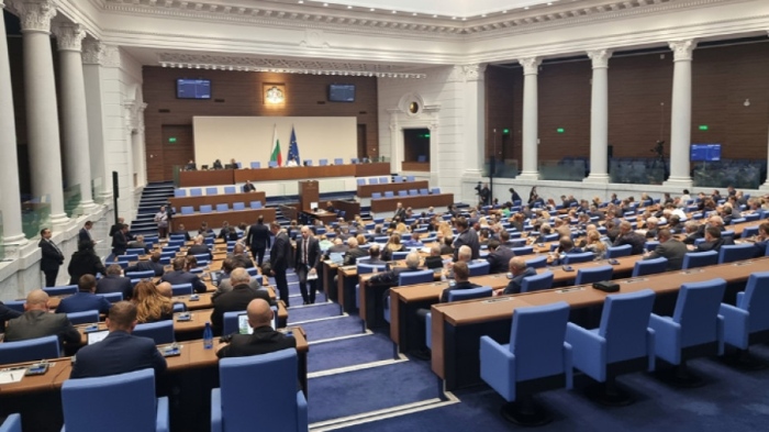 Спор между Възраждане и ДПС в парламента