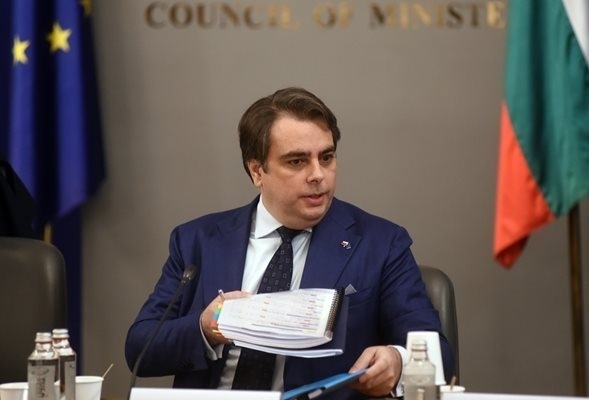 Асен Василев обединява НАП и Митниците