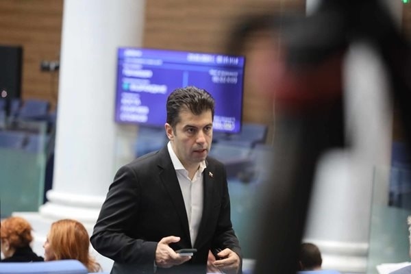 Кирил Петков: Няма друг пример премиер да си даде оставката, защото е обещал