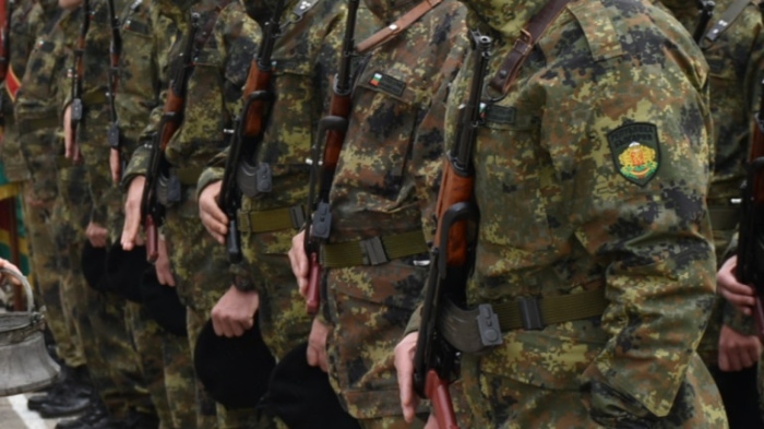 Доклад: В българската армия липсват офицери, сержанти, матроси и войници