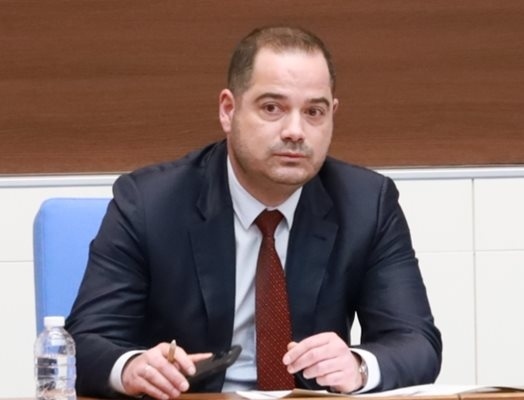 Депутатите изслушват при закрити врата Калин Стоянов за дейността на Нотариуса