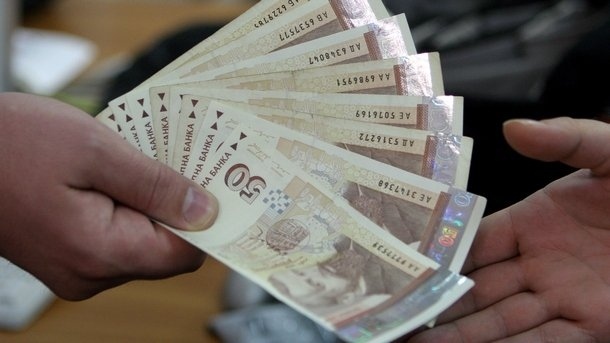 Средната заплата в София достигна 2900 лева: На този фон какви са възнагражденията по области в страната?