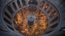 Синодът няма да пренесе благодатния огън от Израел тази година