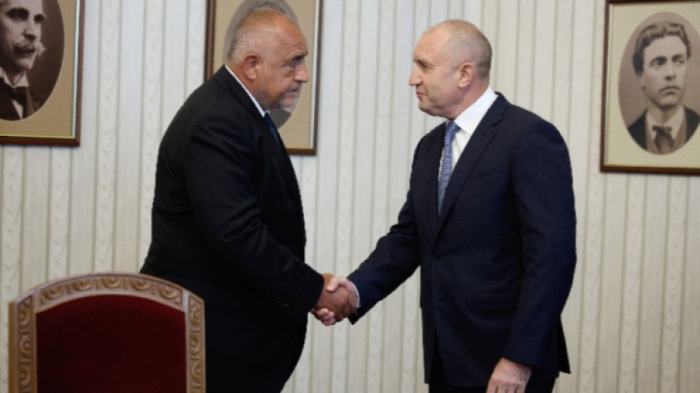 Радев връчва първия проучвателен мандат за кабинет на номинирания за премиер от ГЕРБ-СДС