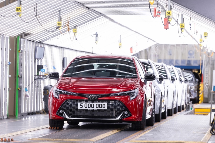 Toyota Motor Europe отбелязва производството на своя петмилионен автомобил в завода Бърнастън в Дербишър