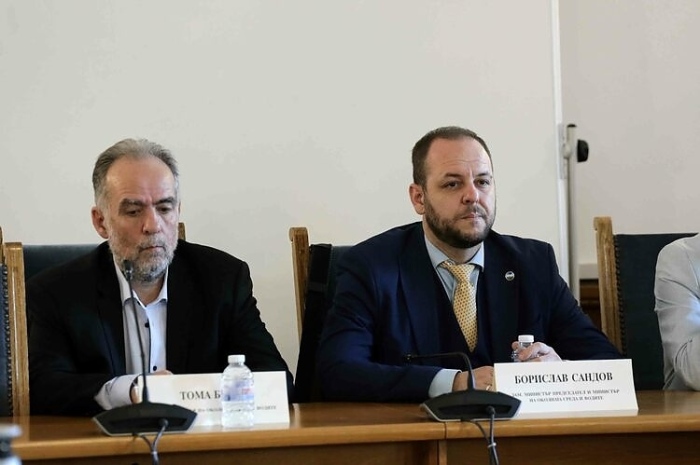 Парламентът спъва ключови инфраструктурни проекти